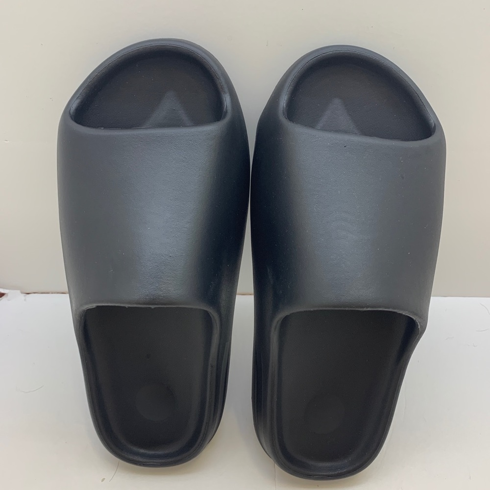 Woman slide breathable lightweight sandal